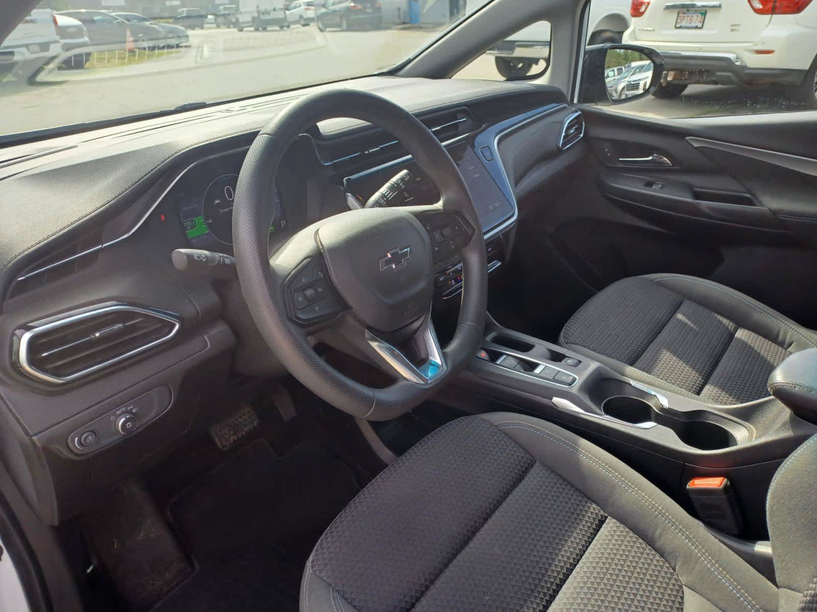 Used 2023 Chevrolet Bolt LT FWD image 8