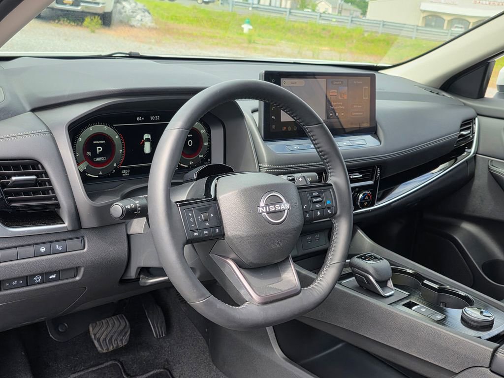 Used 2025 Nissan Rogue SL w/ Tech Package AWD/4WD image 11