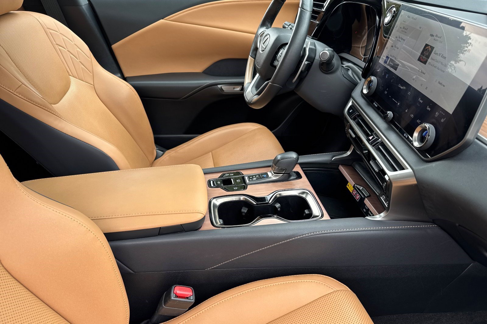 Certified 2024 Lexus RX 350 Premium w/ Cold Area Package FWD image 20