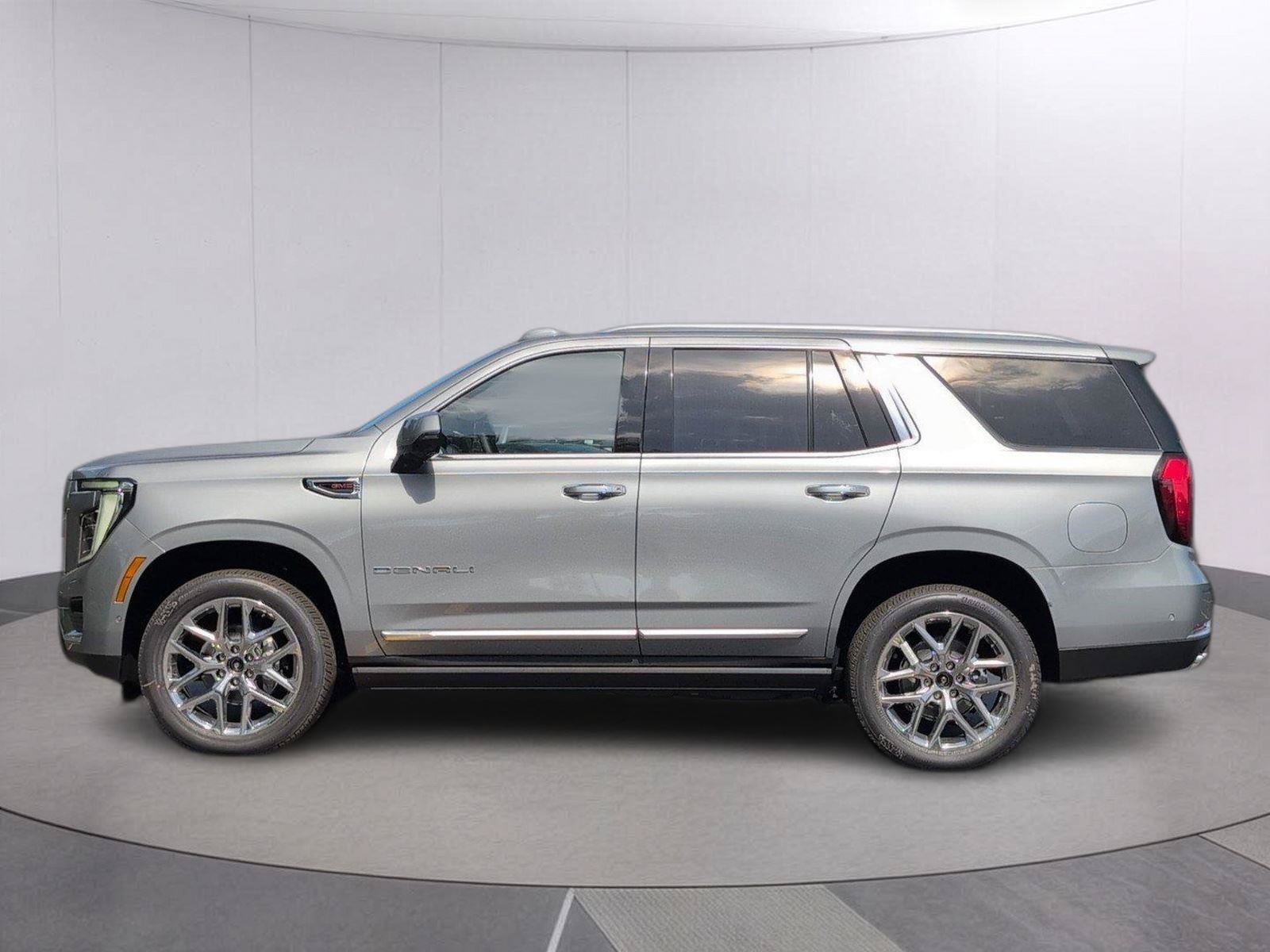 New 2026 GMC Yukon Denali w/ Denali Reserve Package AWD/4WD image 2