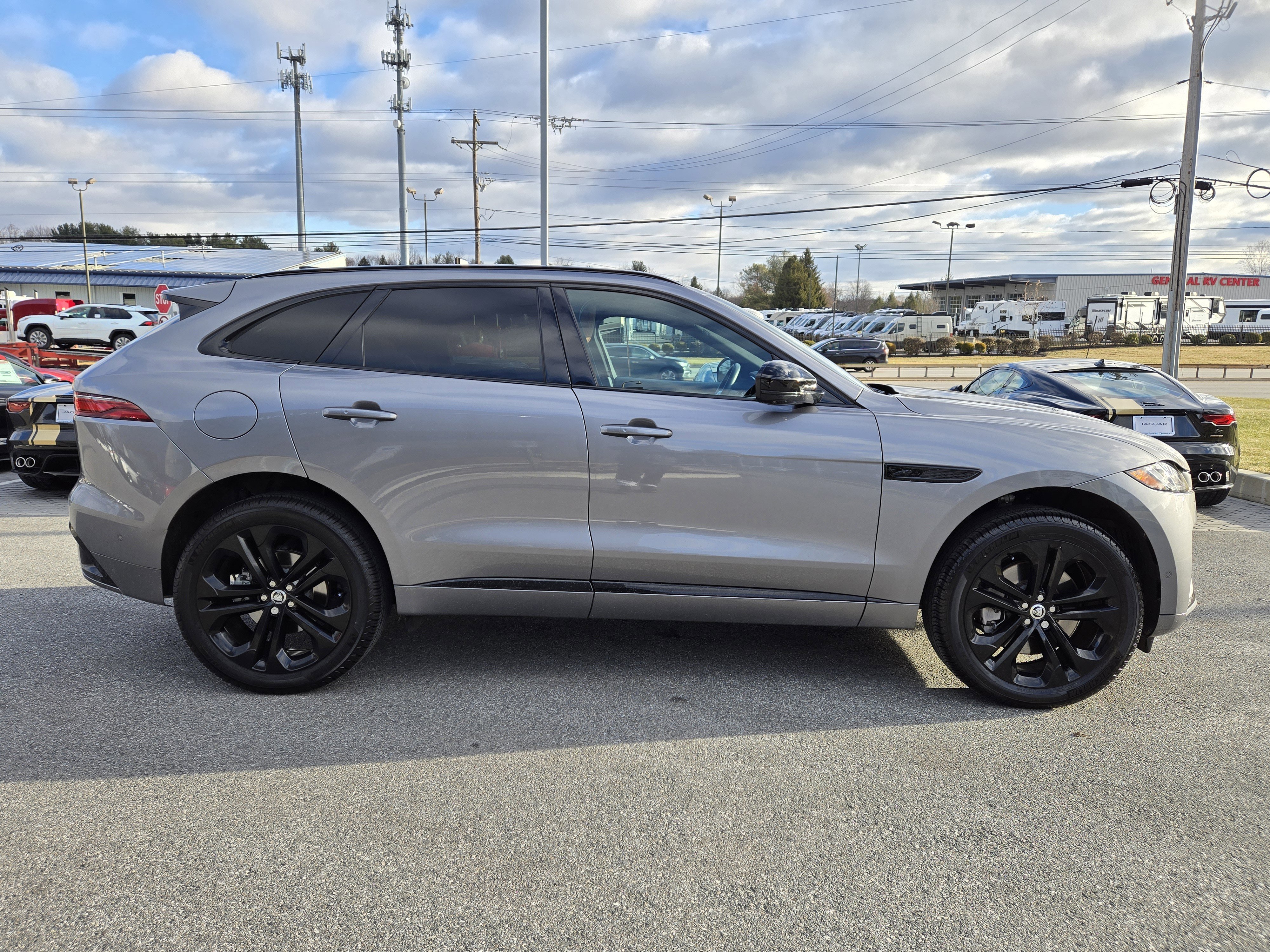 Certified 2026 Jaguar F-PACE R-Dynamic S AWD/4WD image 6