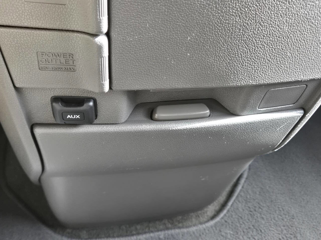 Used 2014 Honda Odyssey LX image 32