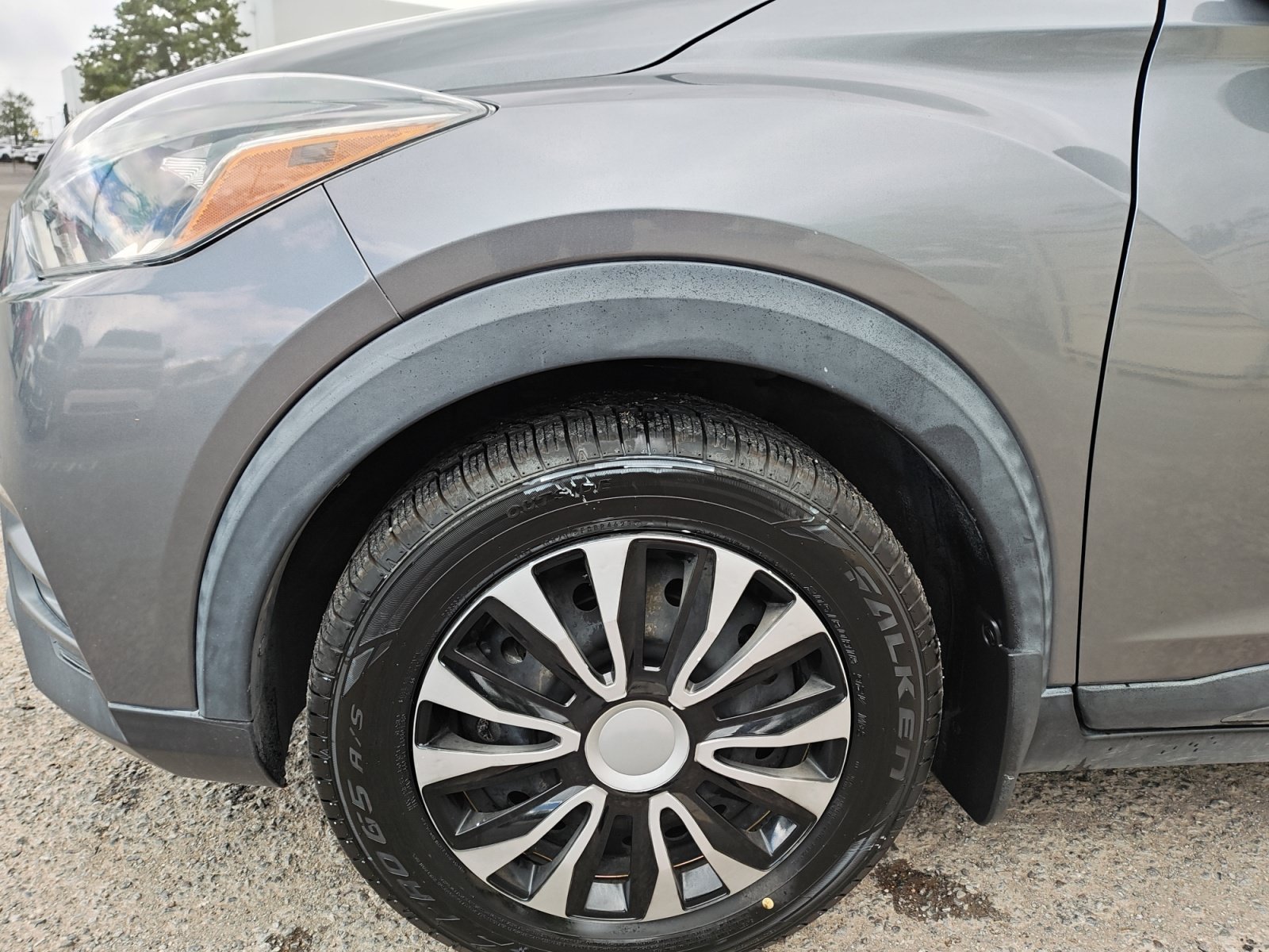 Used 2019 Nissan Kicks S FWD image 10