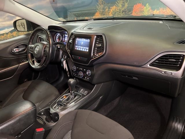 Used 2019 Jeep Cherokee Latitude w/ Cold Weather Group image 58