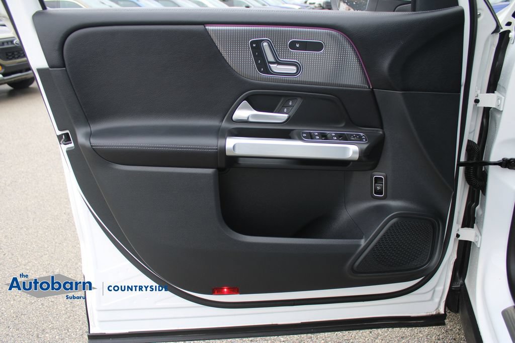 Used 2023 Mercedes-Benz GLB 250 4MATIC w/ Premium Package image 9