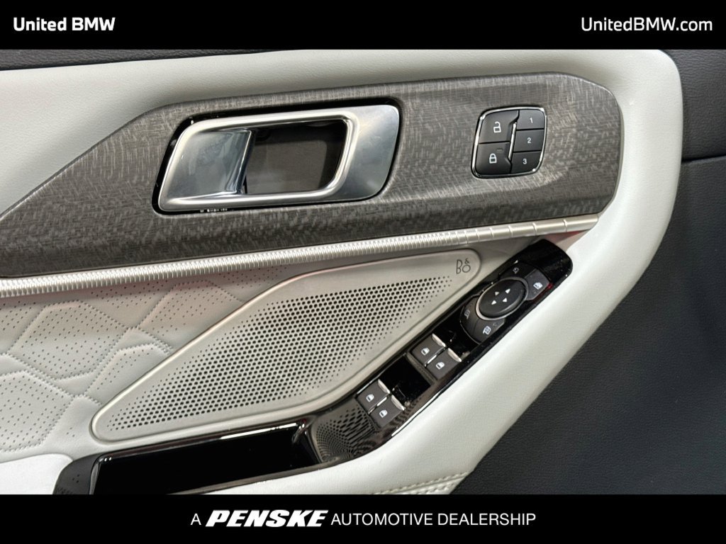 Used 2025 Ford Explorer Platinum w/ Ultimate Package RWD image 10