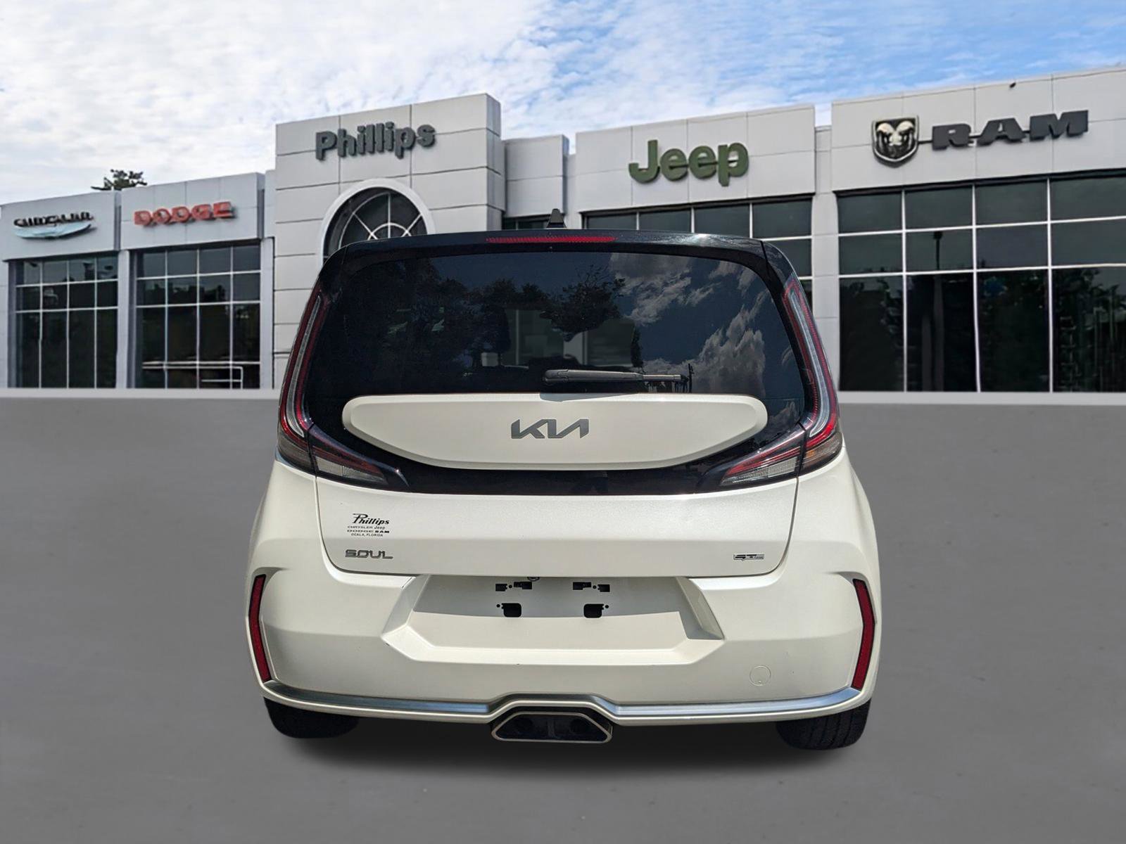 Used 2023 Kia Soul GT-Line w/ GT-Line Technology Package FWD image 4