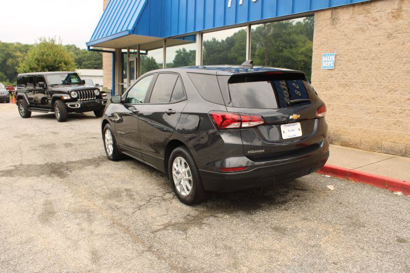 Used 2022 Chevrolet Equinox LS FWD image 4