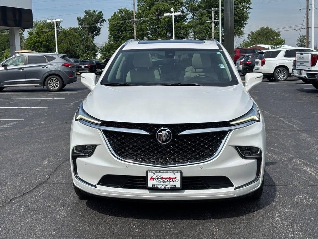 Used 2023 Buick Enclave Avenir w/ Avenir Technology Package AWD/4WD image 8