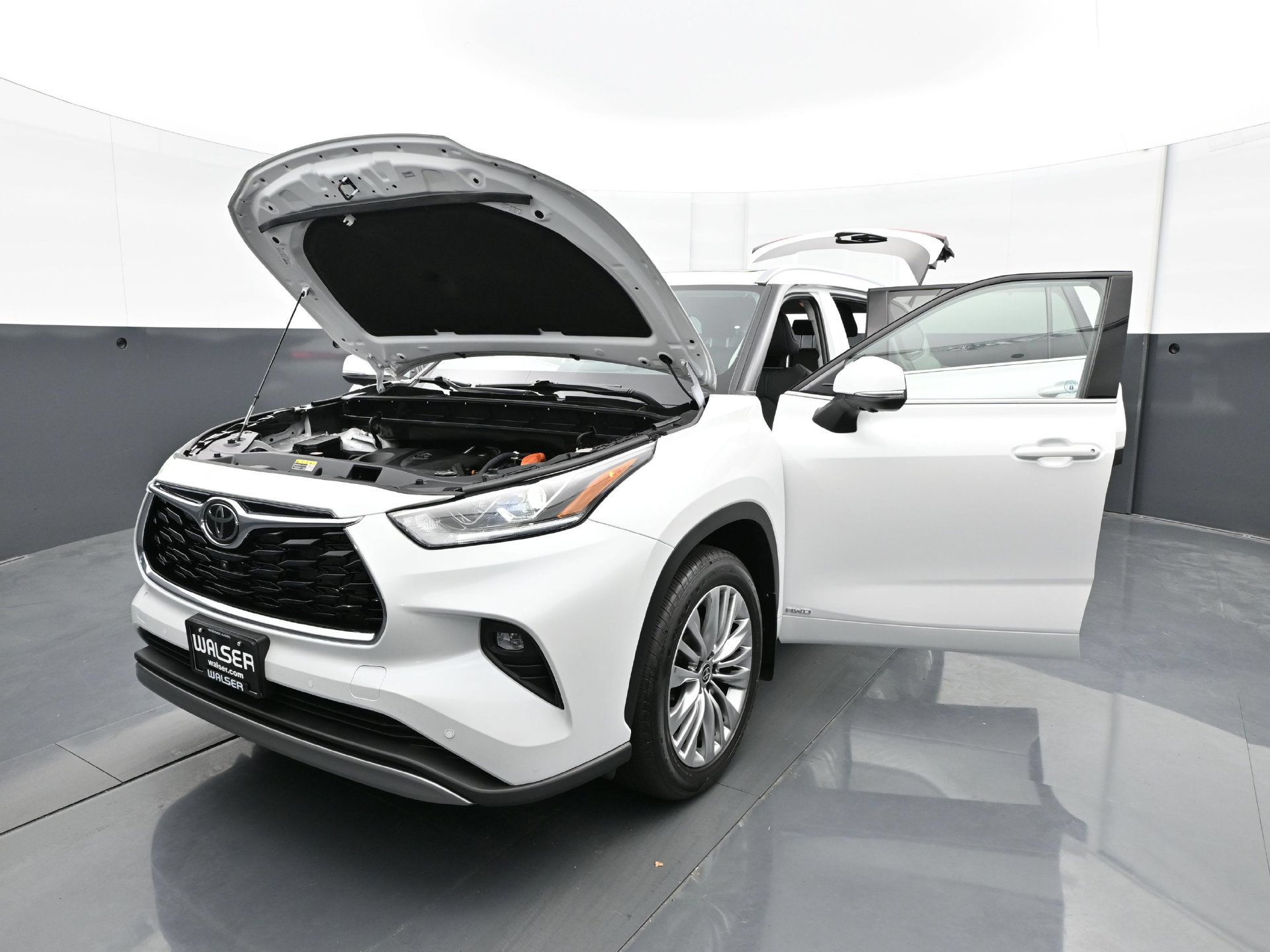 Used 2025 Toyota Highlander Platinum AWD/4WD image 38