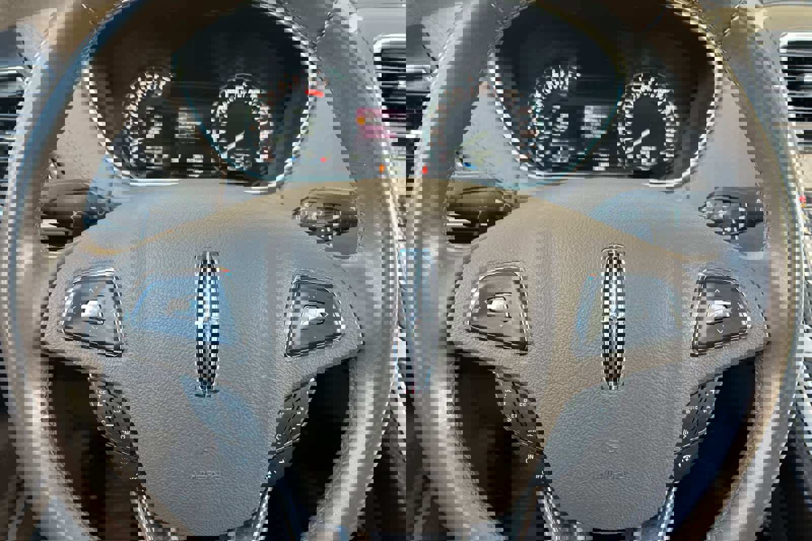 Used 2016 Lincoln MKX Reserve image 27