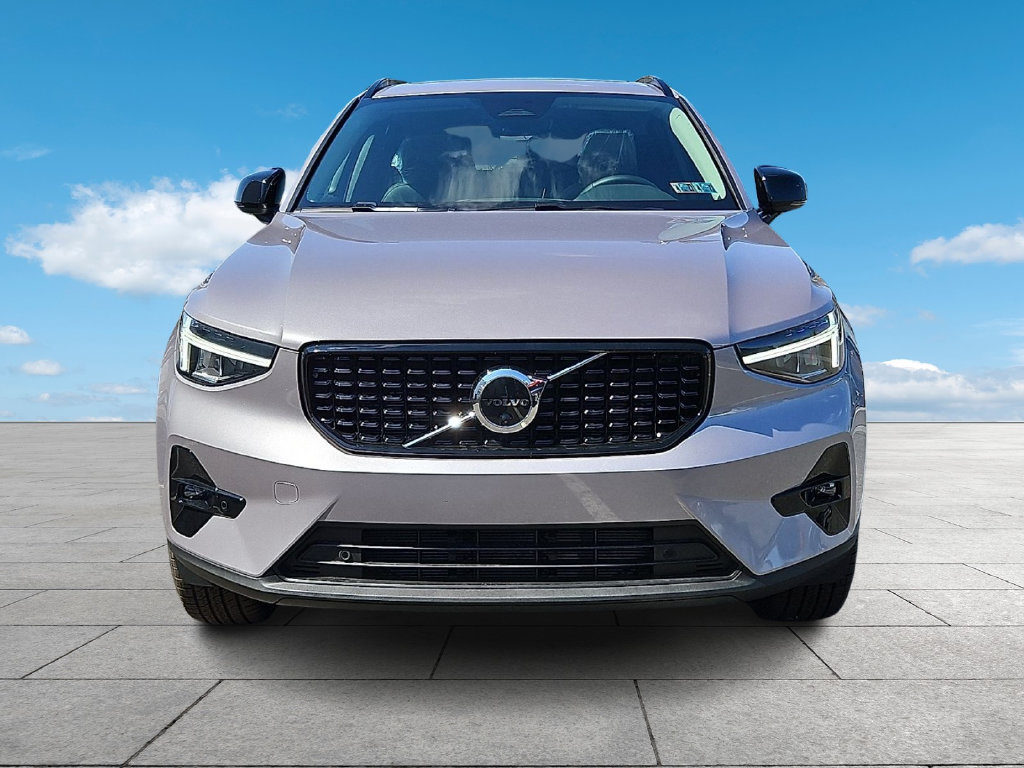 New 2026 Volvo XC40 B5 Plus w/ Climate Package AWD/4WD image 2