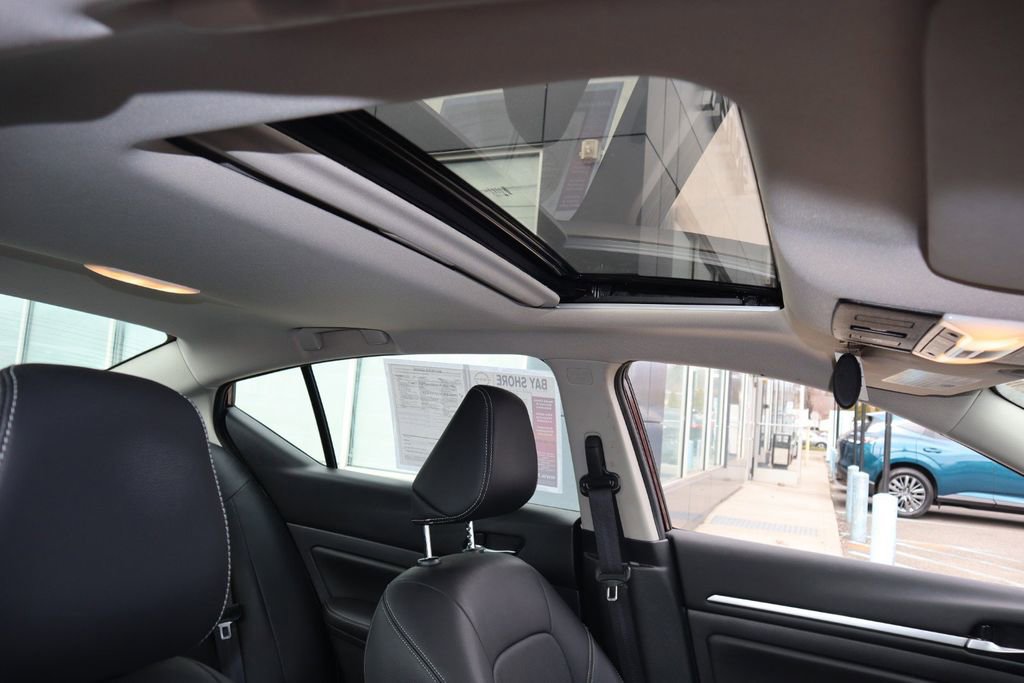 Certified 2024 Nissan Altima 2.5 SL image 28