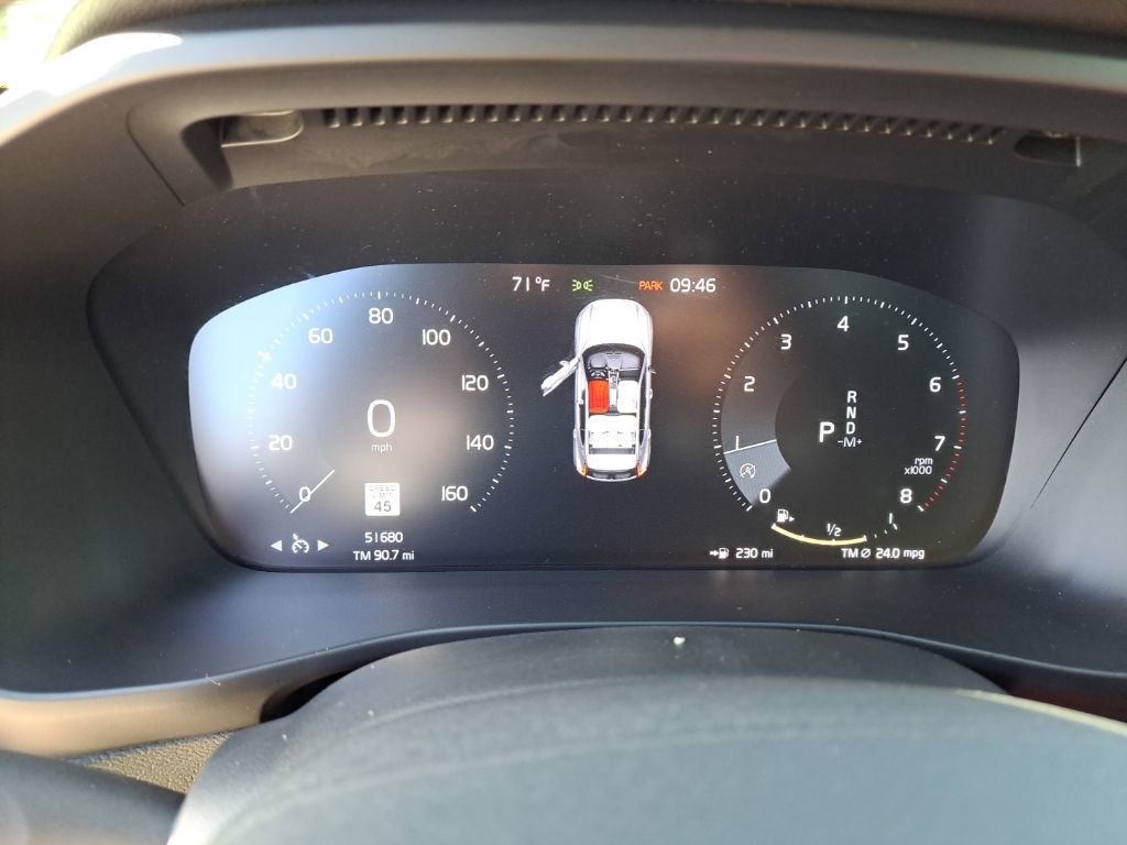 Used 2021 Volvo XC40 T4 R-Design w/ Protection Package Premier image 18