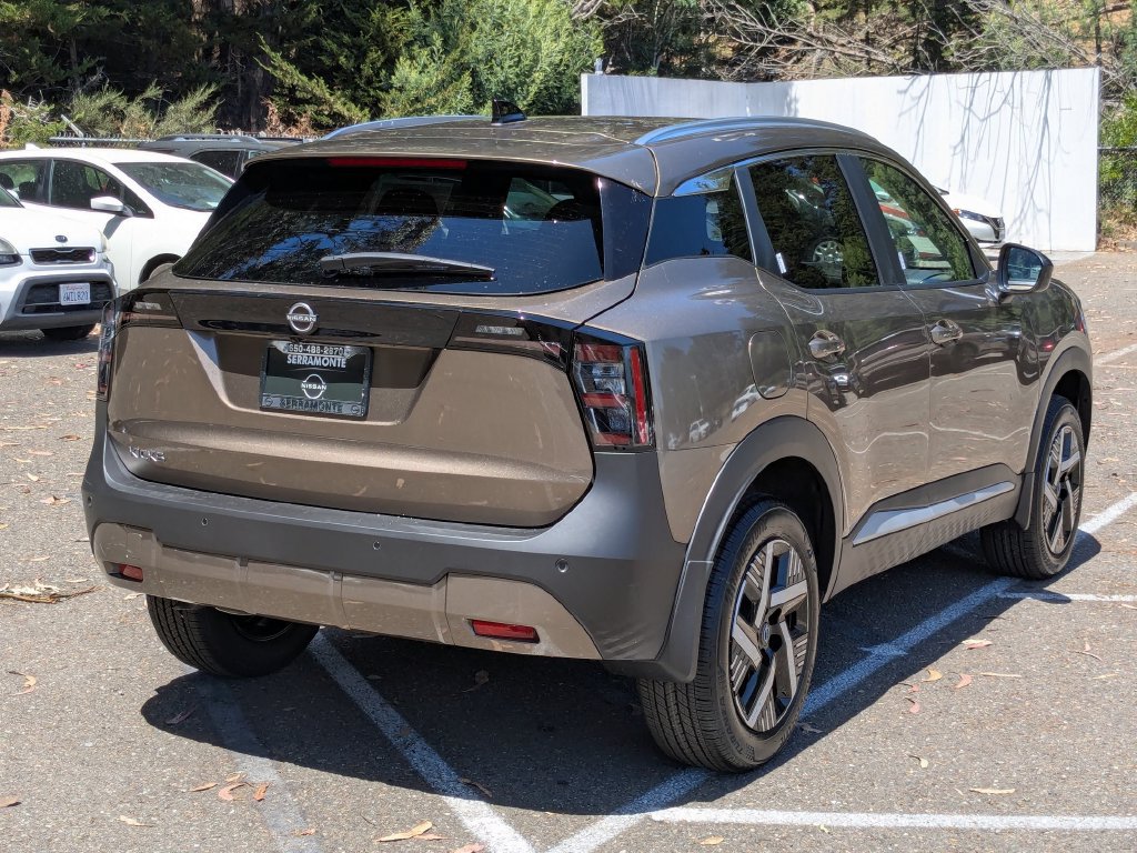 New 2026 Nissan Kicks SV w/ Interior Electronics Package FWD image 5