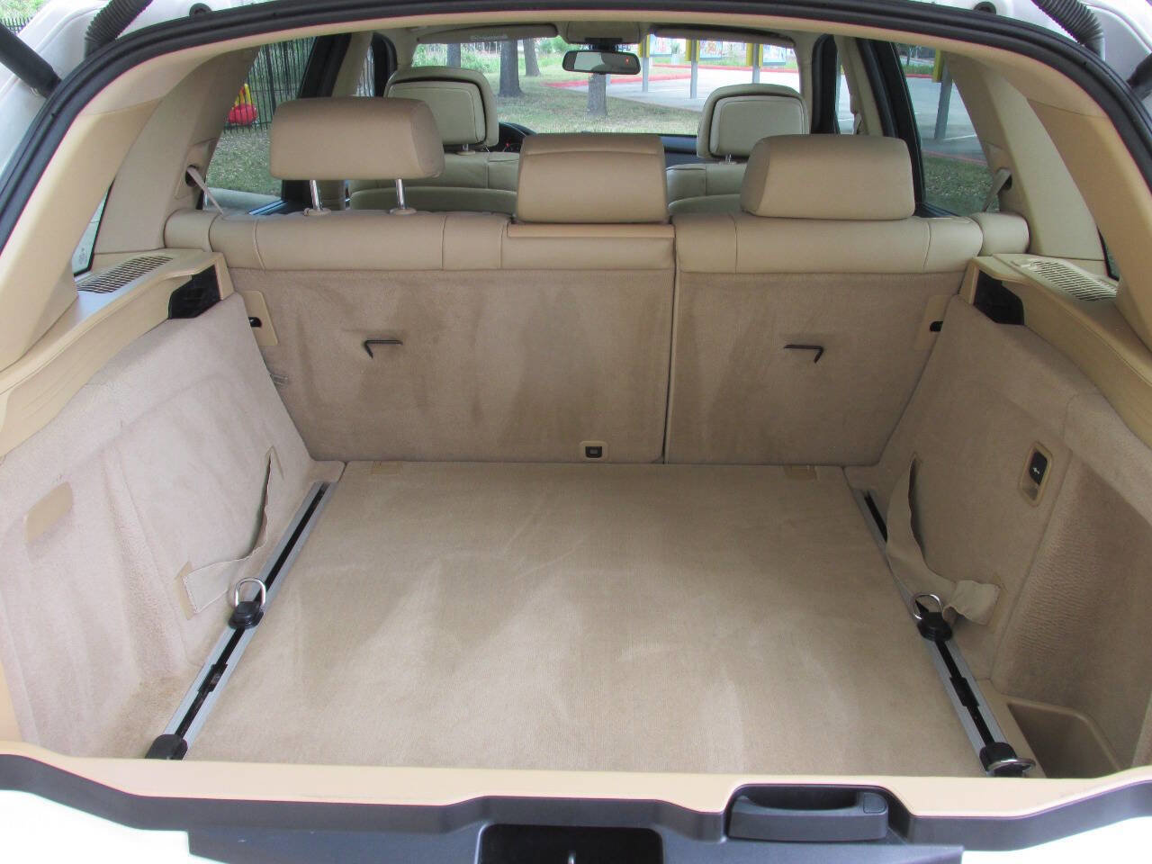 Used 2010 BMW X5 xDrive30i image 26