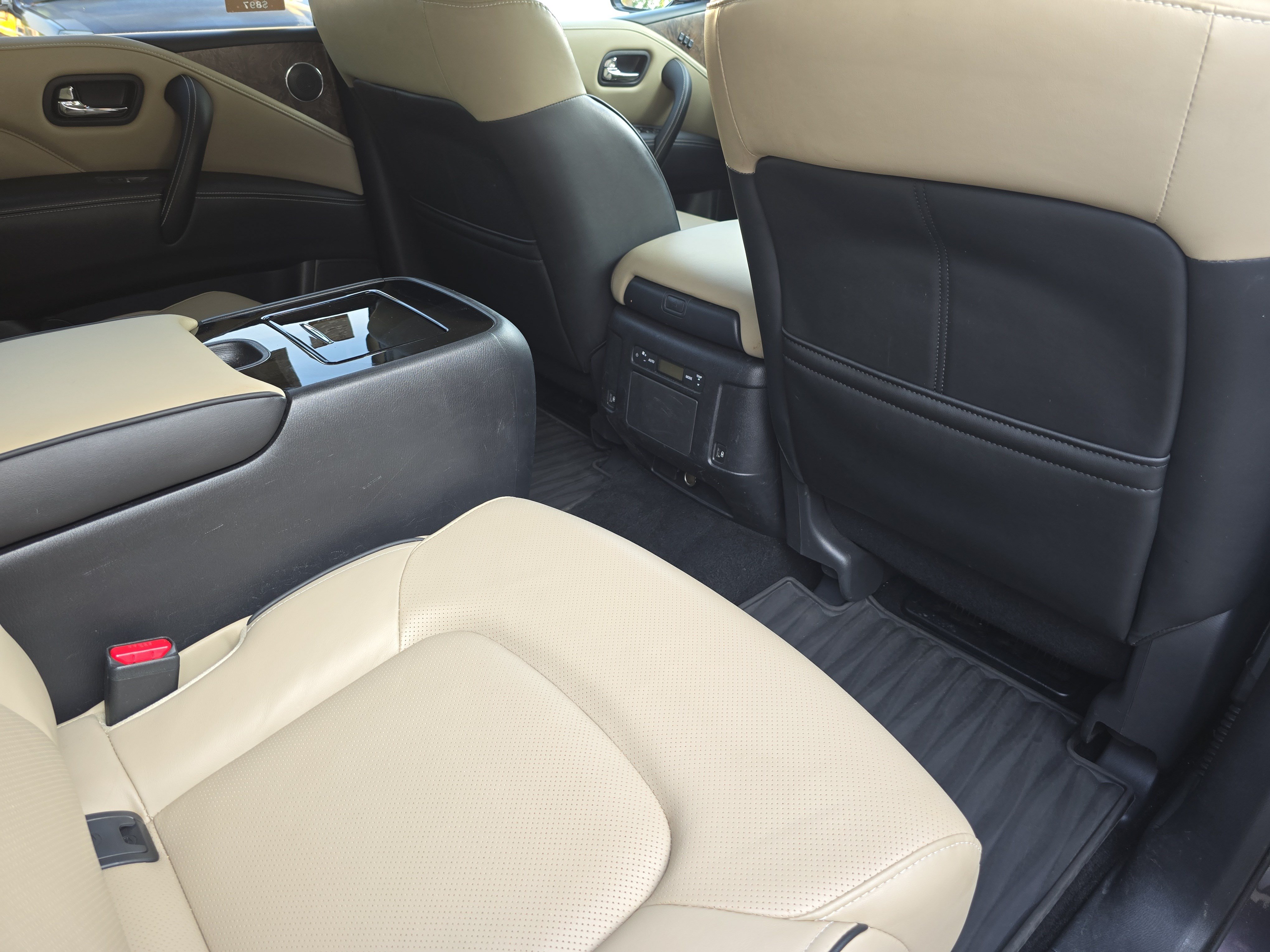 Used 2023 INFINITI QX80 Premium Select w/ Cargo Package AWD/4WD image 11
