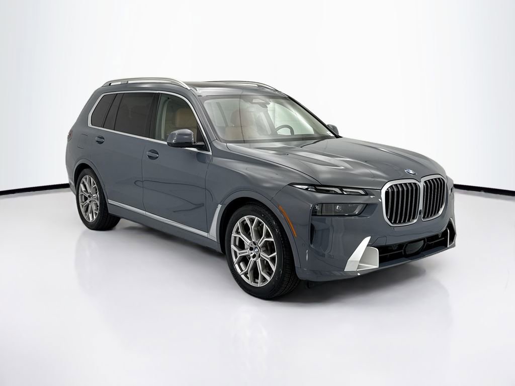 Certified 2025 BMW X7 xDrive40i w/ Parking Assistance Package image 3