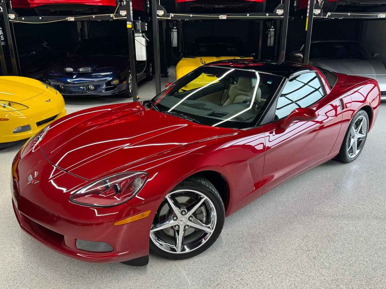 Used 2012 Chevrolet Corvette Coupe w/ 2LT Preferred Equipment Group RWD image 2