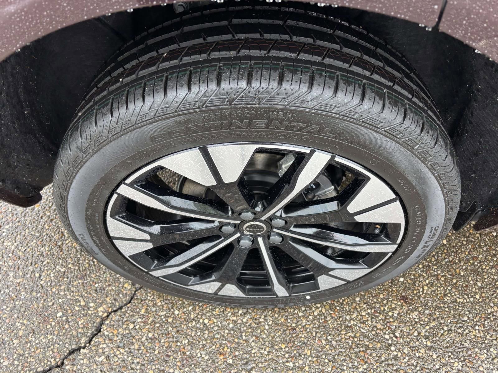 New 2026 Volvo XC60 B5 Plus w/ Protection Package Premier AWD/4WD image 10