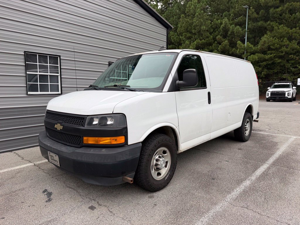 Used 2018 Chevrolet Express 2500 RWD image 3