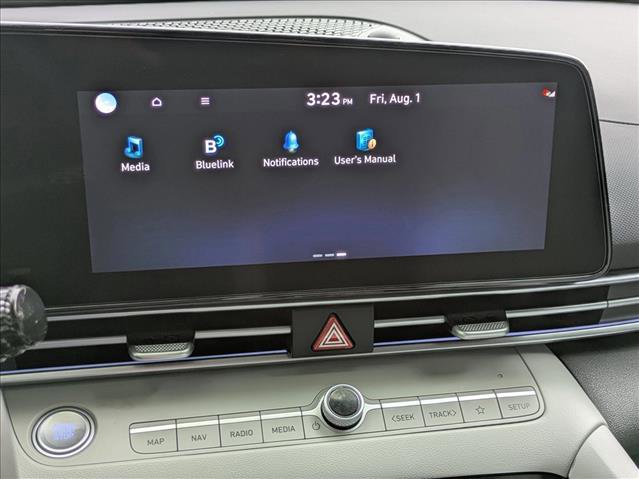 New 2025 Hyundai Elantra Limited image 13