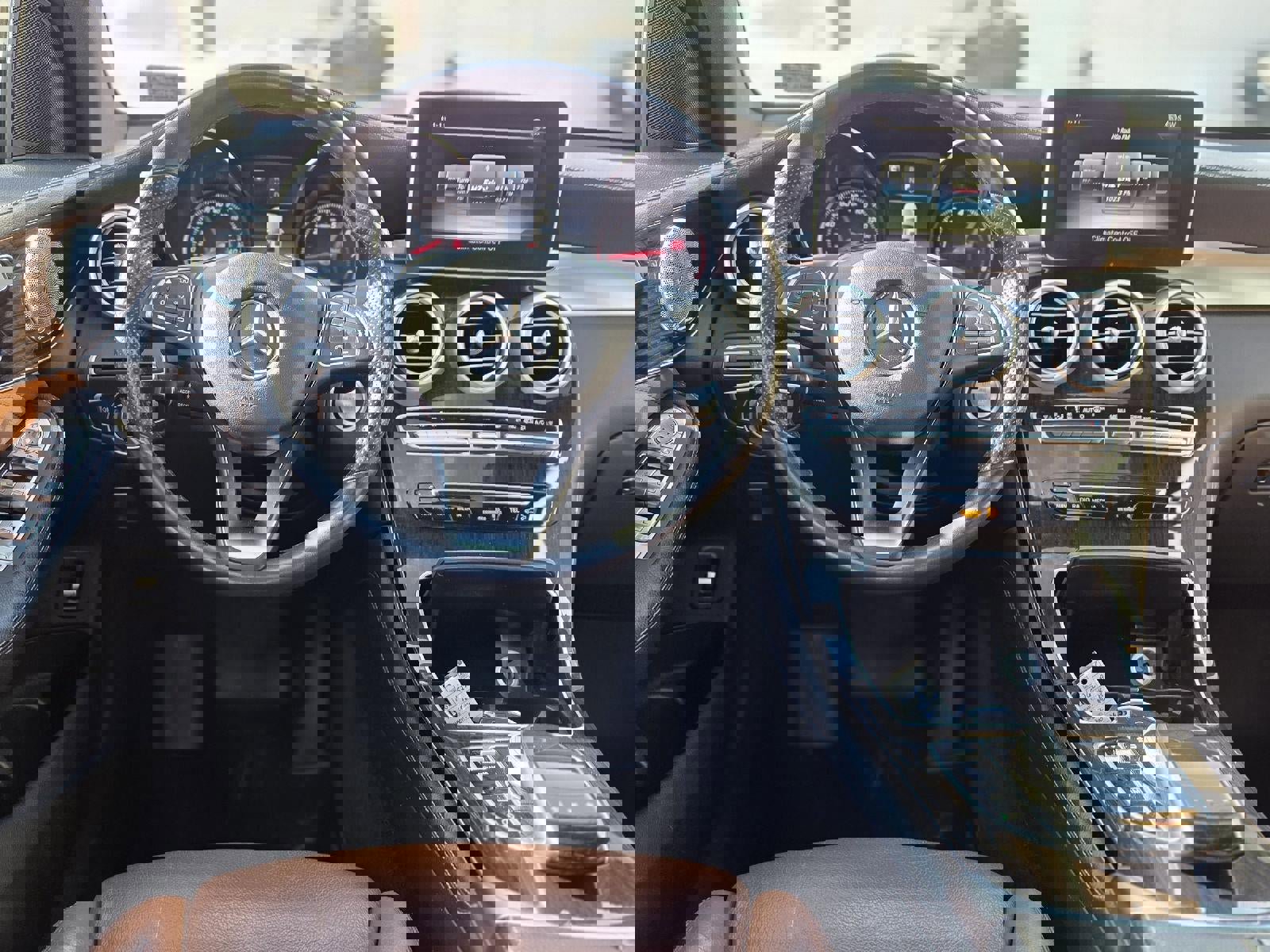 Used 2018 Mercedes-Benz GLC 300 4MATIC Coupe image 39