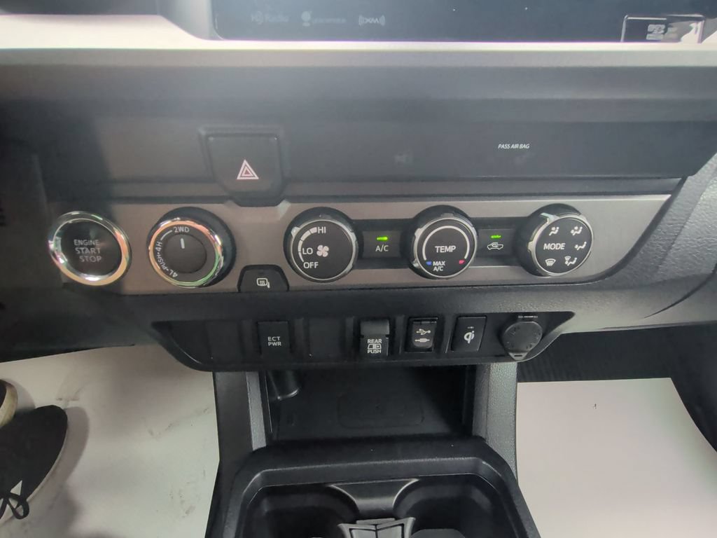 Used 2019 Toyota Tacoma TRD Off-Road AWD/4WD image 19