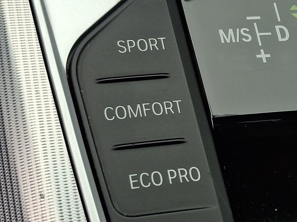 Certified 2022 BMW 330i xDrive Sedan w/ Premium Package 2 image 26