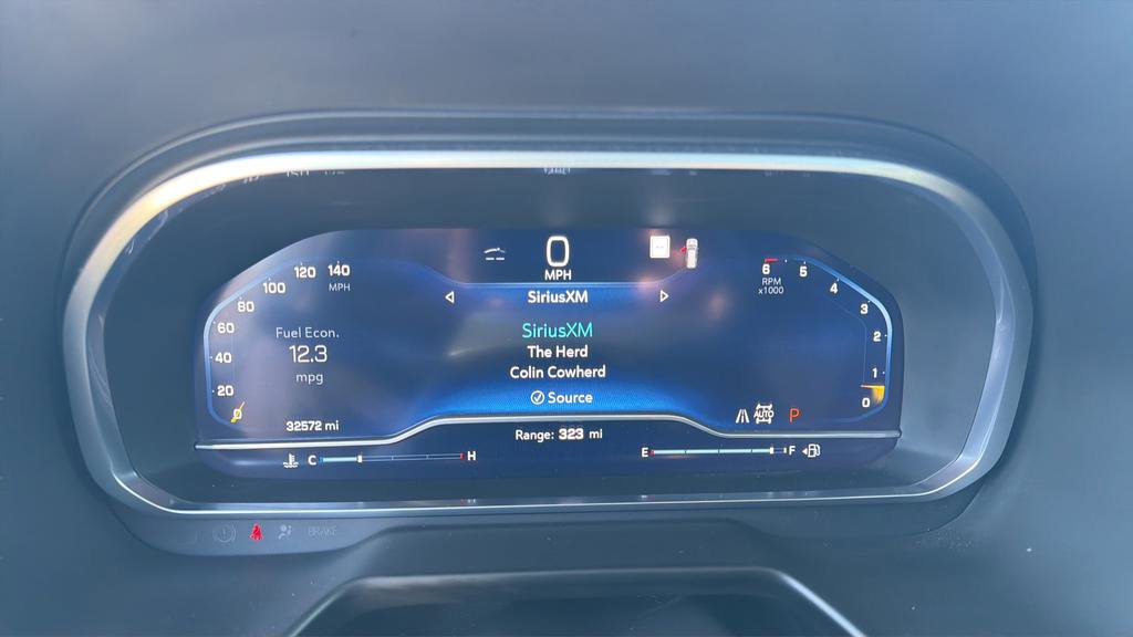 Used 2023 Chevrolet Suburban RST w/ Luxury Package image 24