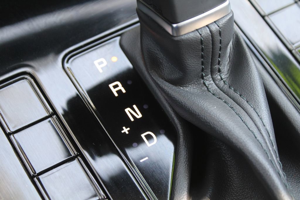 Used 2025 Kia Niro LX image 33