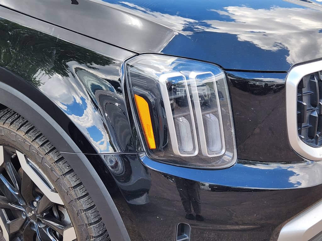 Used 2023 Kia Telluride EX w/ EX Captain's Chair Package FWD image 12
