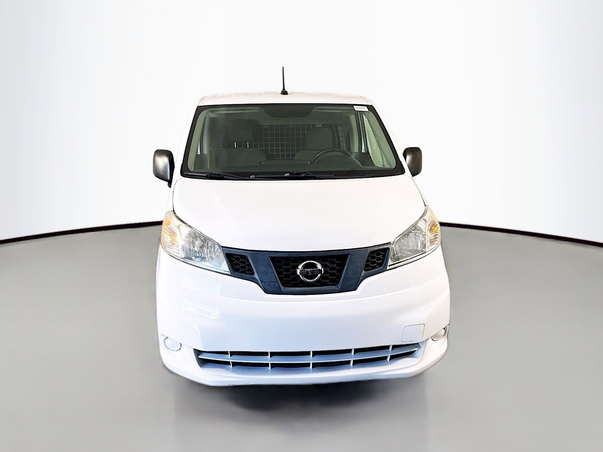Used 2020 Nissan NV200 S image 2