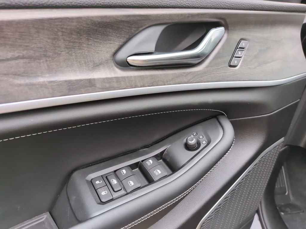 New 2026 Jeep Grand Cherokee L Limited AWD/4WD image 20
