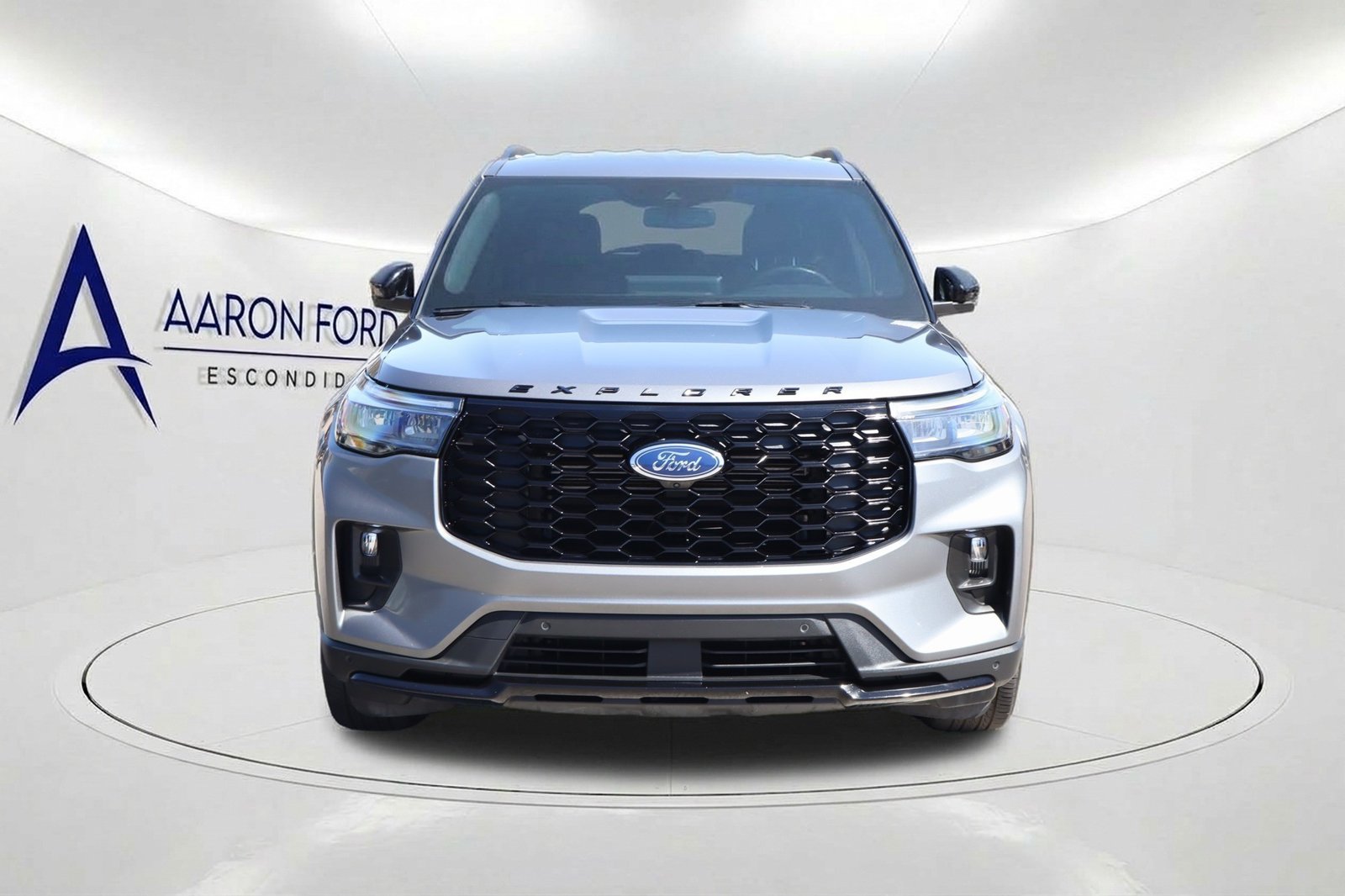 Used 2025 Ford Explorer ST-Line AWD/4WD image 2