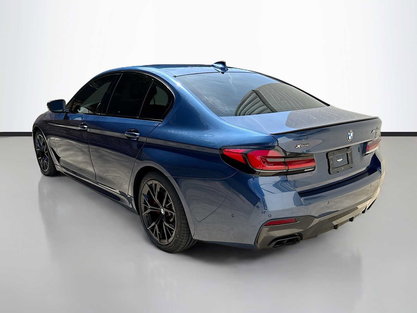 Used 2023 BMW M550i xDrive w/ Executive Package AWD/4WD image 33