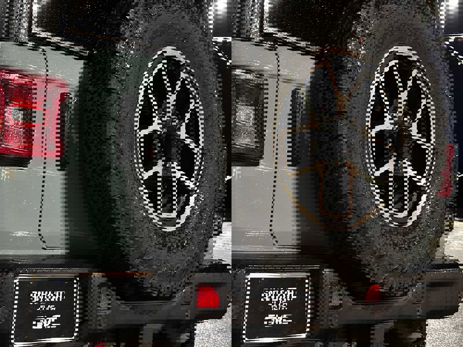 Used 2024 Jeep Wrangler Unlimited Rubicon w/ Capability Package image 13