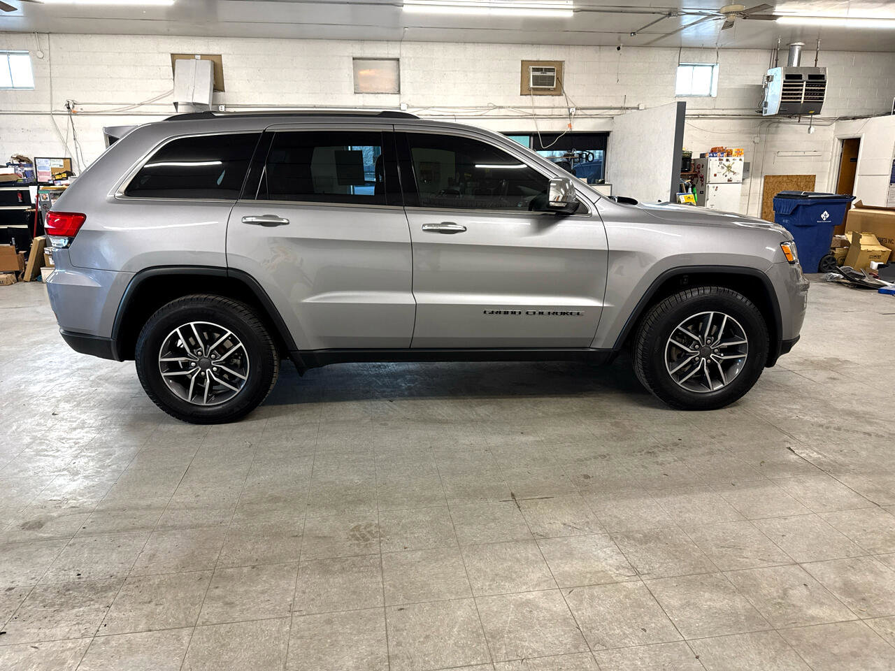 Used 2019 Jeep Grand Cherokee Limited image 77
