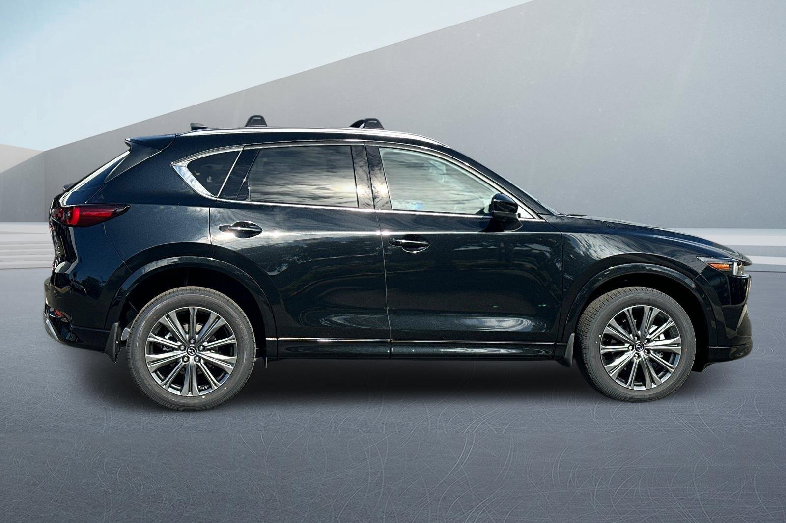 New 2025 MAZDA CX-5 Signature image 2