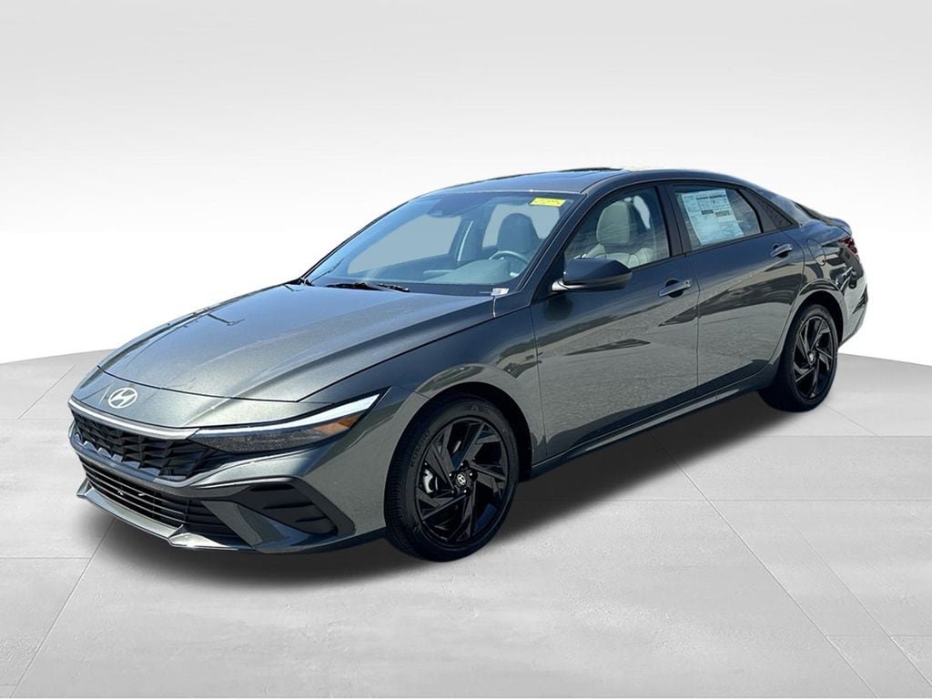 New 2026 Hyundai Elantra SEL Sport FWD image 3