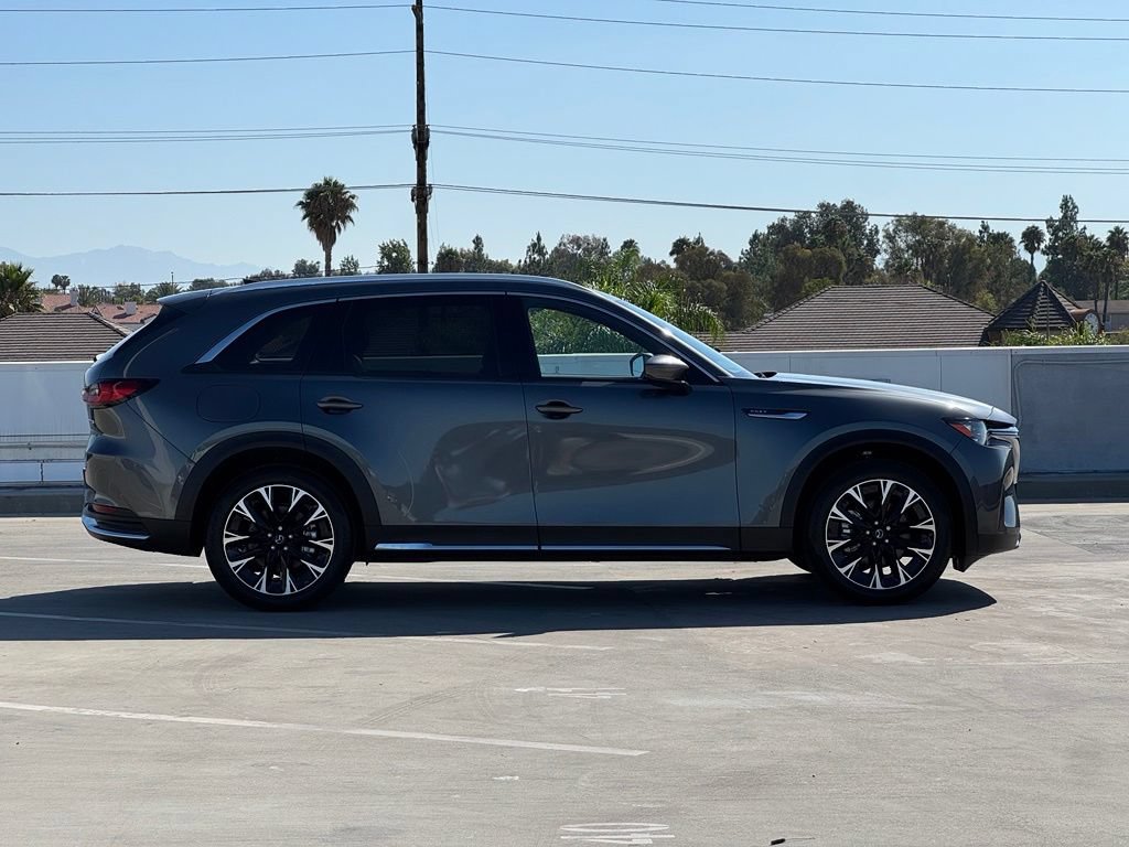 Used 2025 MAZDA CX-90 Plug-In Hybrid w/ Premium Plus AWD/4WD image 32