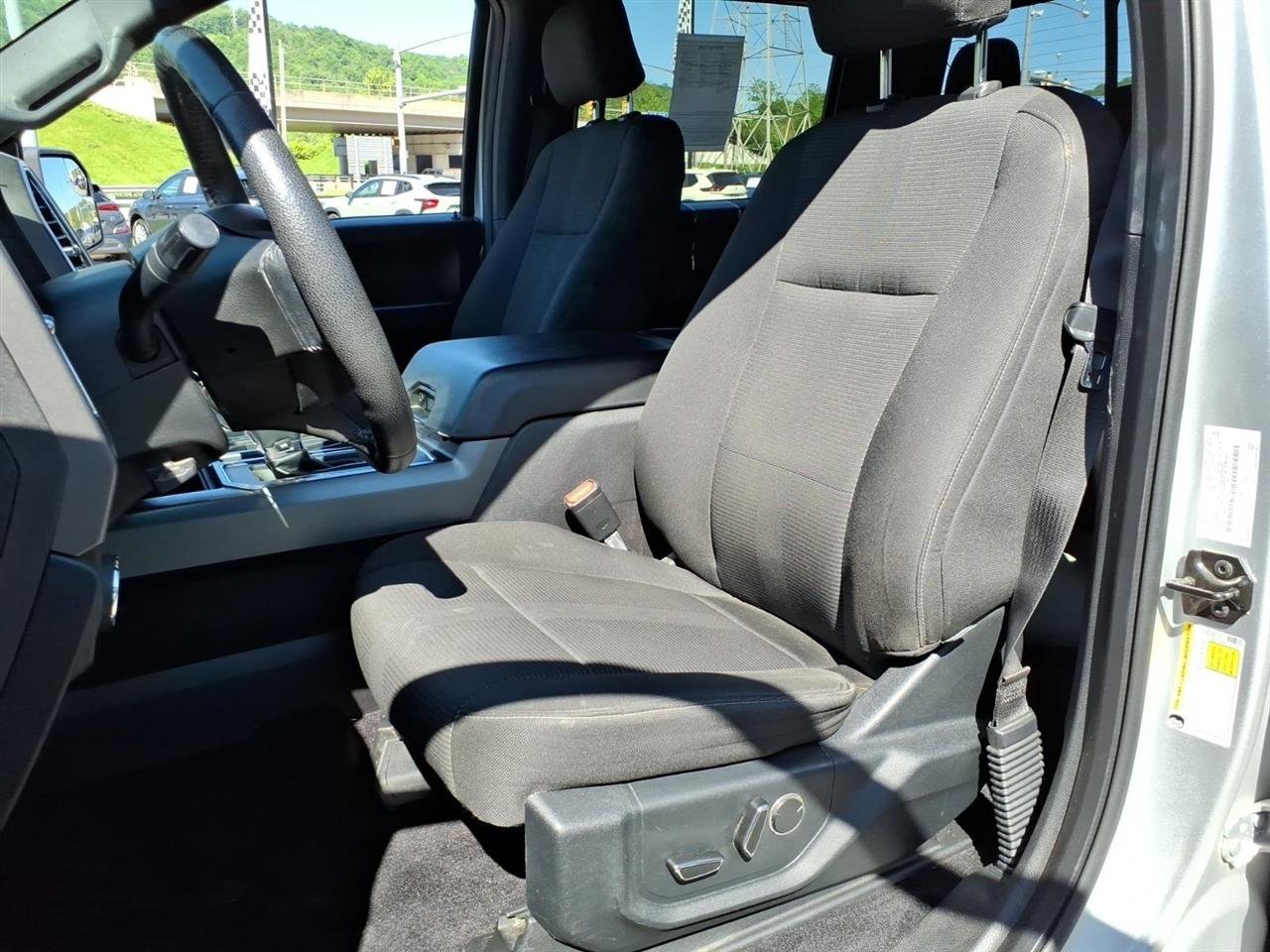 Used 2015 Ford F150 XLT w/ Equipment Group 302A Luxury AWD/4WD image 7