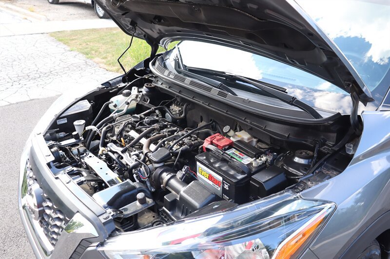 Used 2019 Nissan Kicks SV FWD image 30