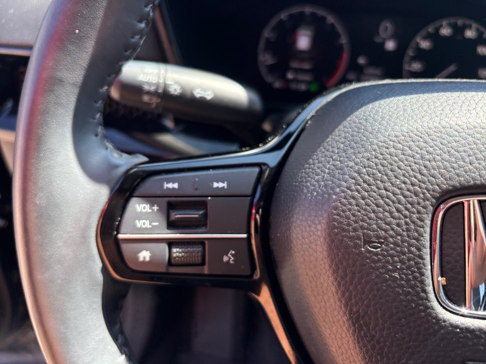 Used 2024 Honda CR-V EX-L image 25