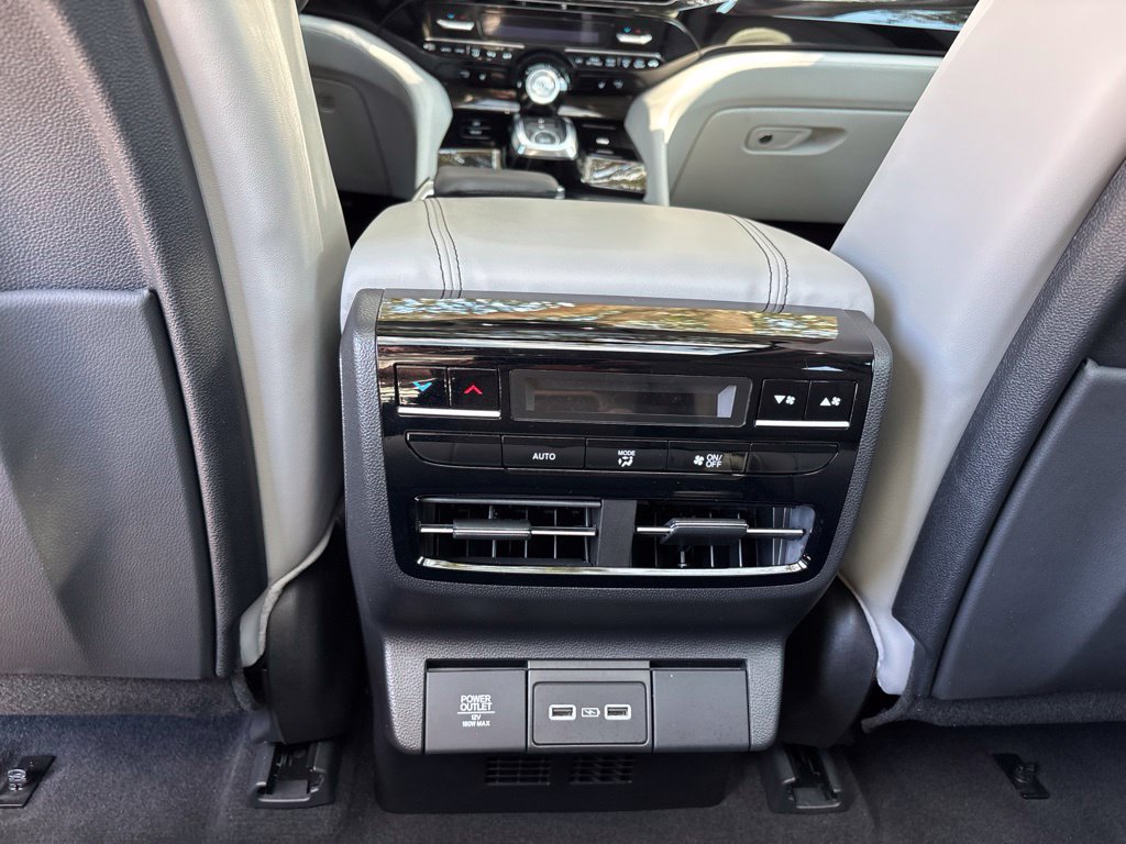 Used 2024 Acura MDX w/ Technology Package FWD image 29
