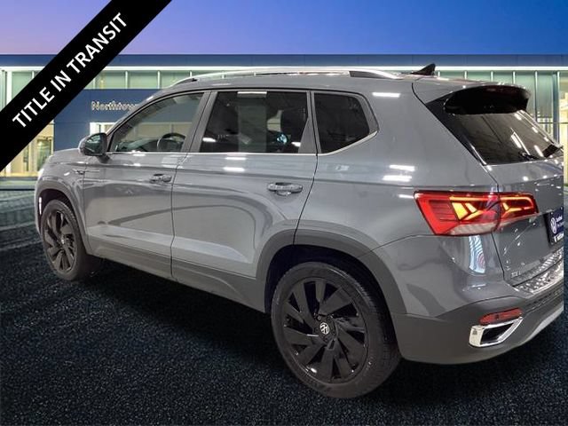 Certified 2024 Volkswagen Taos SEL AWD/4WD image 3