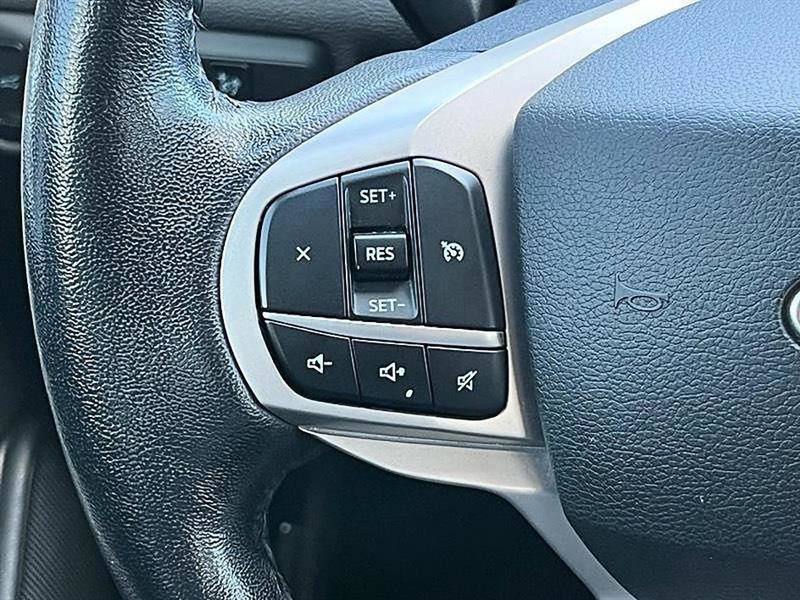Used 2021 Ford Explorer XLT w/ Equipment Group 202A RWD image 22