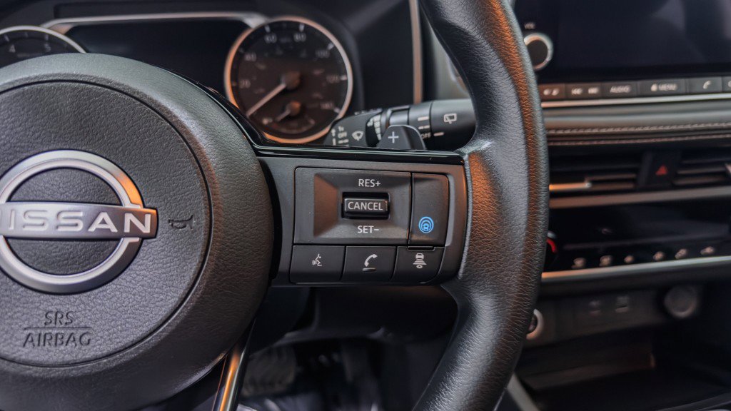 Used 2023 Nissan Rogue SV image 26