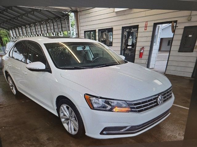 Used 2019 Volkswagen Passat 2.0T Wolfsburg FWD image 4