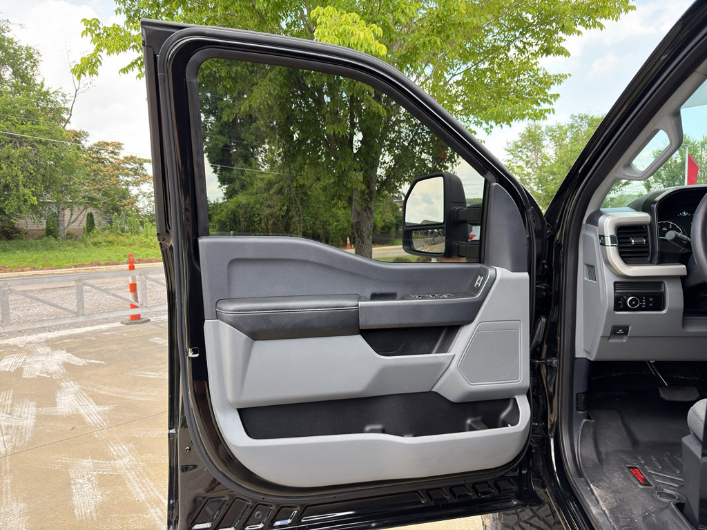 Used 2023 Ford F250 XLT AWD/4WD image 9